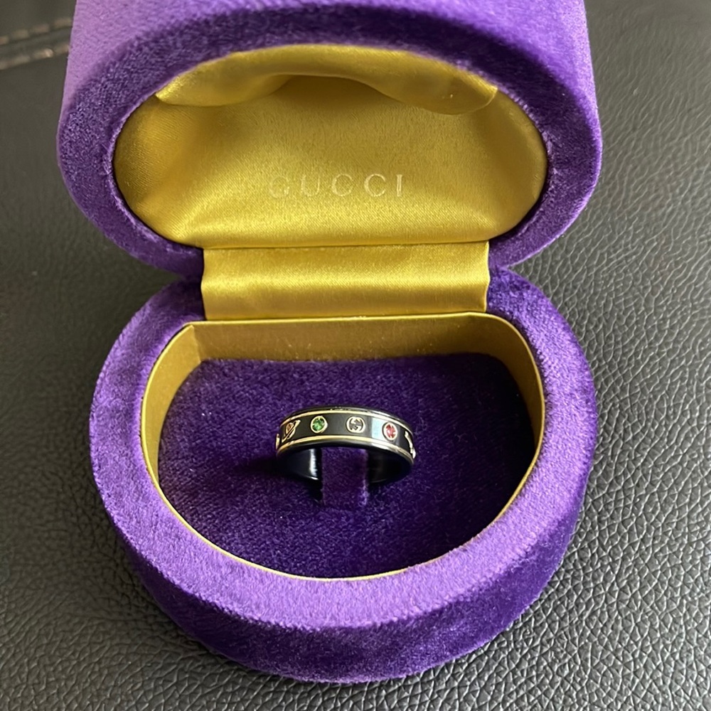 Gucci icon ring with gemstones